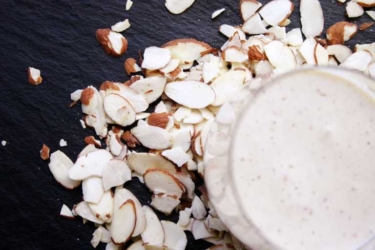 Almond banana smoothie.jpg