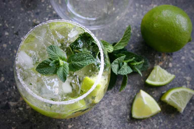 Apple Mojito - add the apple juice and garnish- thegoodgreeff.jpg