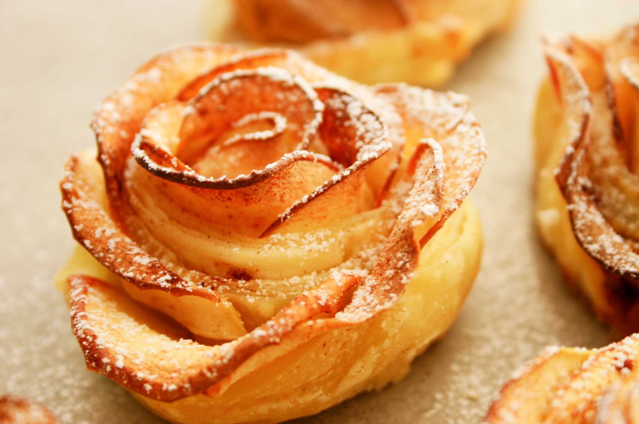 Pink Lady Apple Roses with Honey – the good greeff